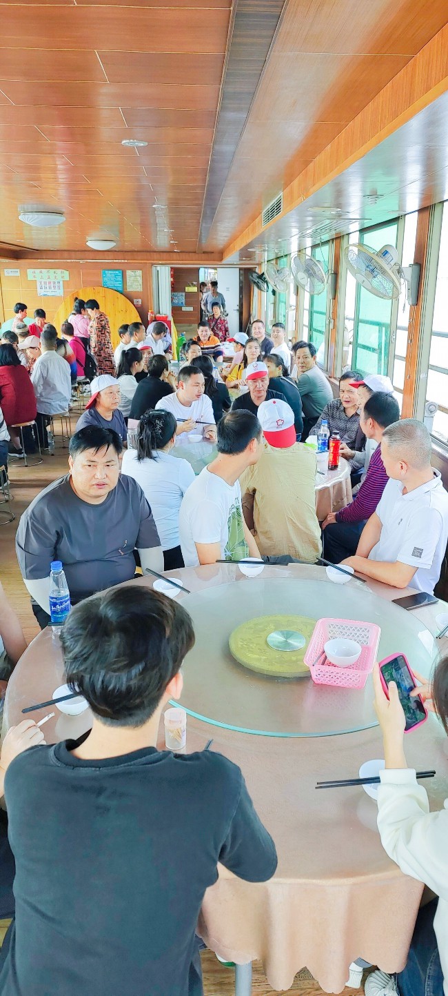 清遠兩日遊船上用餐.jpg